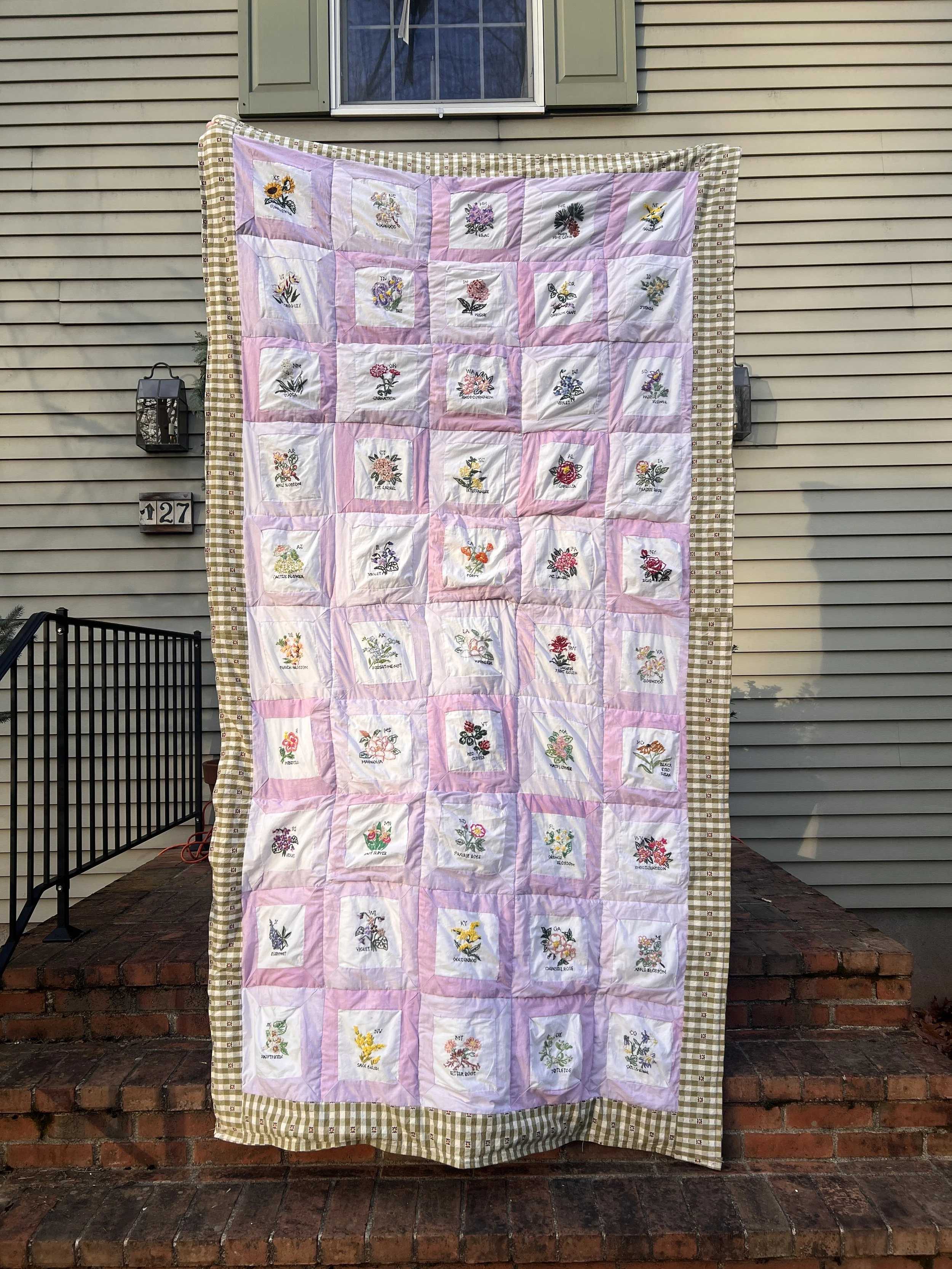 Holy smokes, the quilt is done!!!