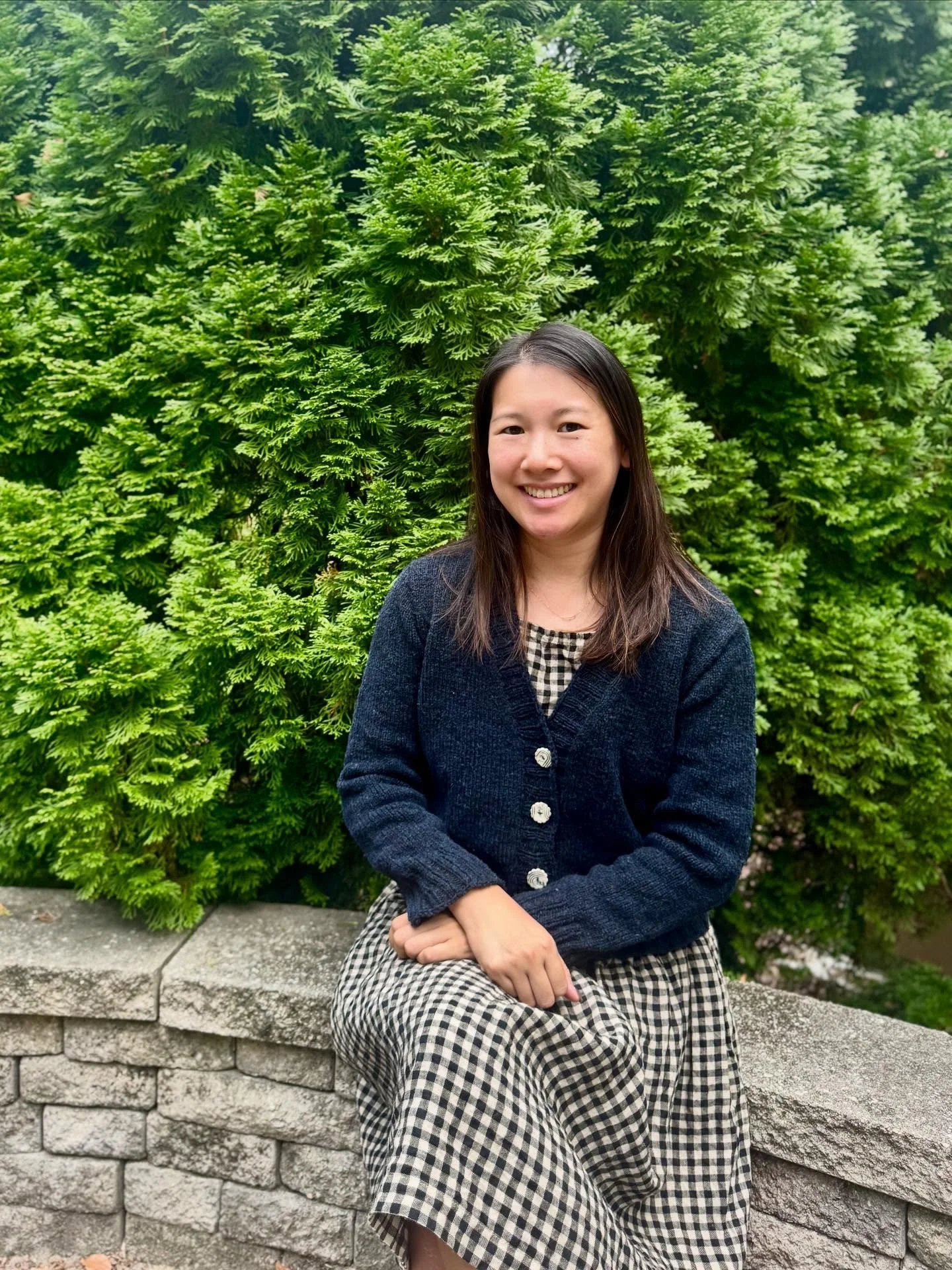 Your favorite cardigan is here!!! I am in love with how the set in sleeves fit. Already planning a second version &hellip; with striping?! 

#campuscardi by @aimeeshermakes is here, and it&rsquo;s another classic for your everyday wardrobe. 

Yarn: @