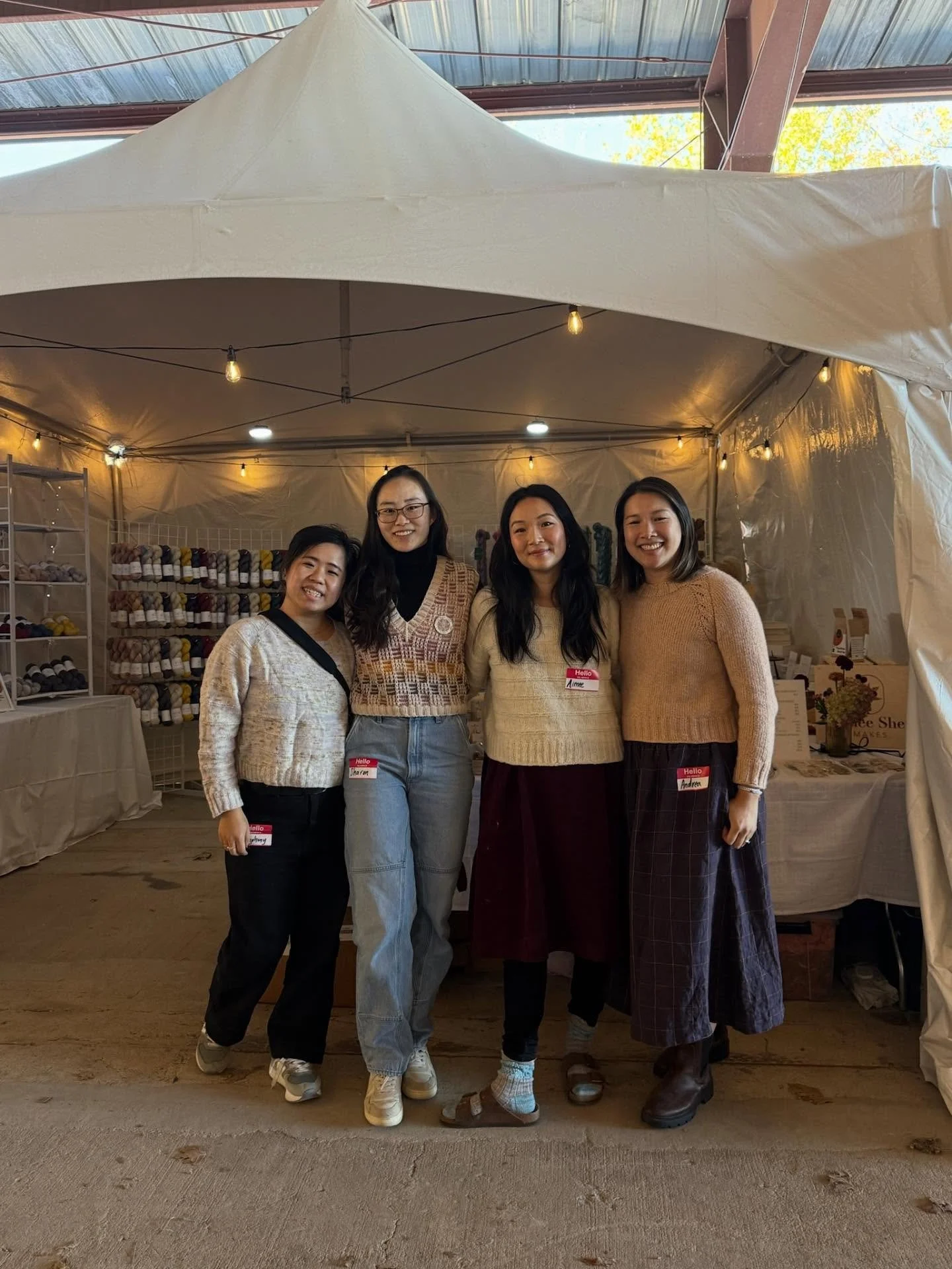 A Woolen Affair/Rhinebeck photo dump 

Per usual, I took very little photos but did manage to snag a bunch of selfies. I left with my heart full and my energy tank low 😂 but even more gratitude for this wonderful community. Thank you to everyone who