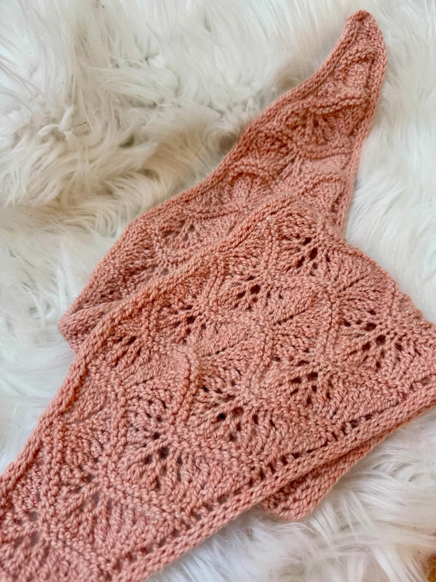 One teacher gift ✔️

The Spes scarf from @sari_n_ Summer Knits book is a perfect little palette cleanser. Fun to knit when you just want a touch of lace. I already know my daughter will probably request her own after she sees this. 

Swipe to see how