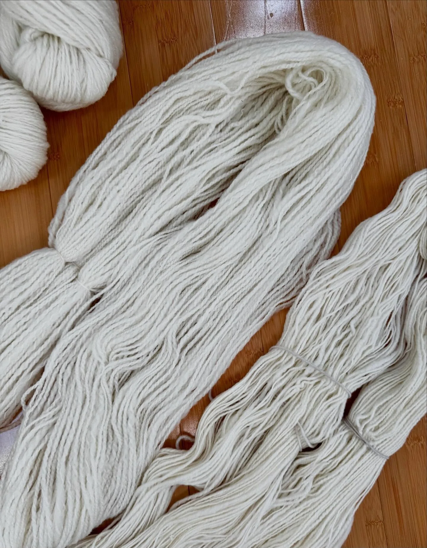 My second big sweater spin complete! 😮&zwj;💨 honestly, this was quite the slog bc turns out, I get bored easily (not really that big a surprise). But spinning Millie was really very soothing and enjoyable - I get bored plying 🤣. 

Now why do the y