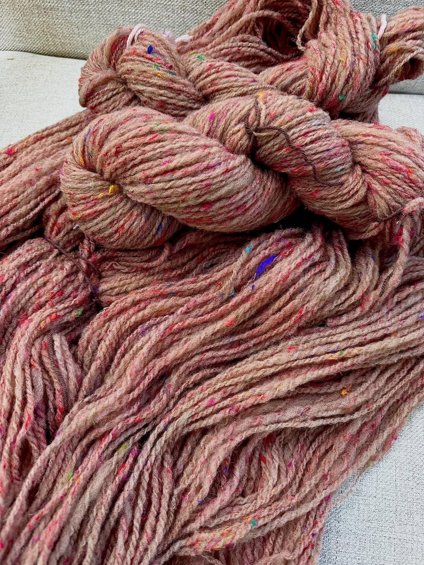 It&rsquo;s been a while since I finished a spin, but this spin of Kiaya was delightful. The finished yarn is woolen-spun and an incredible amount of bounce and elasticity. 

Kiaya is a Corriedale from Strawberry Ridge Farm processed by @aimeeshermake