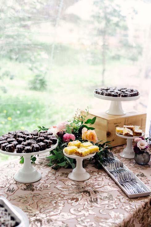 dessert table.jpg