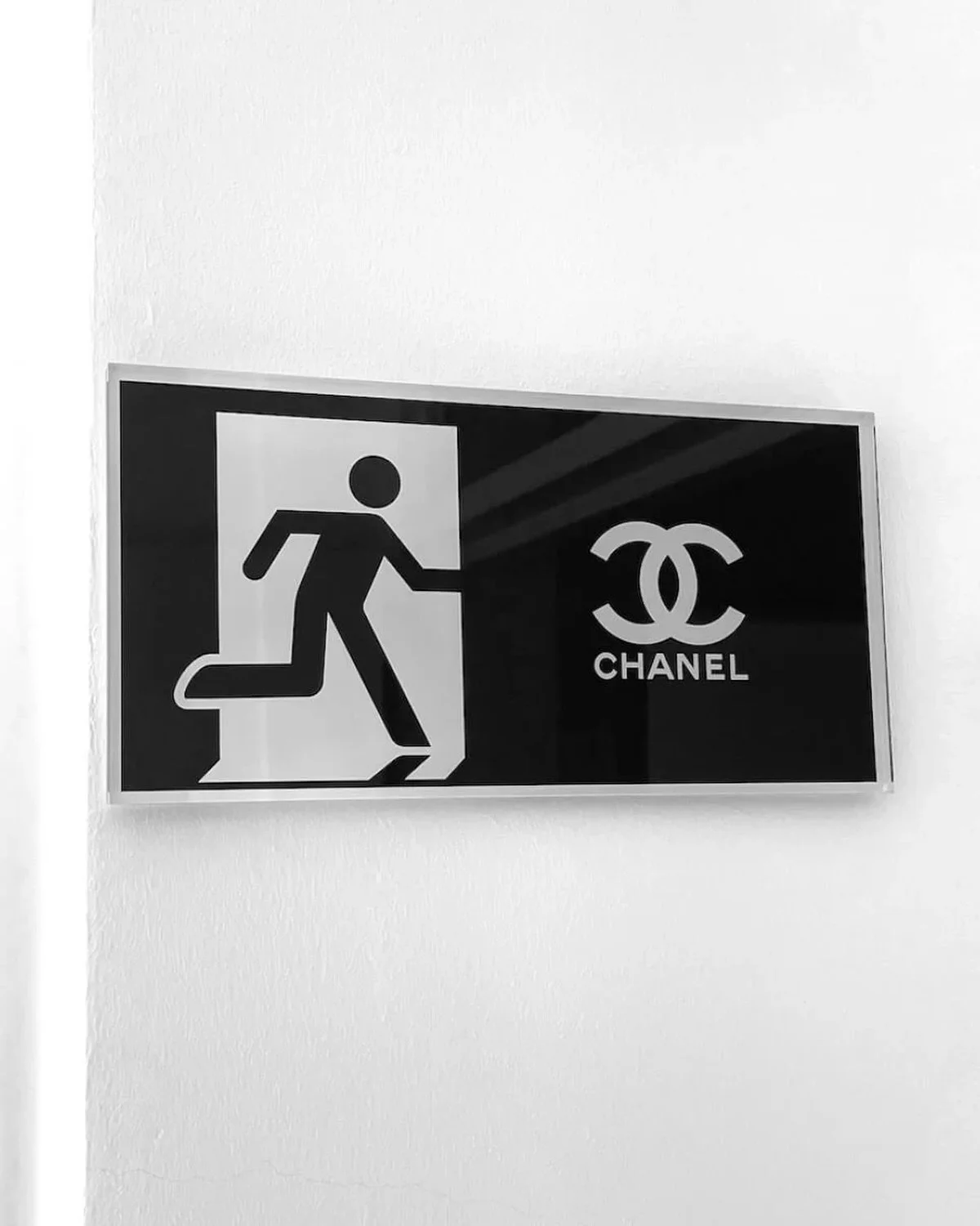 &euro;xit-Schild Chanel