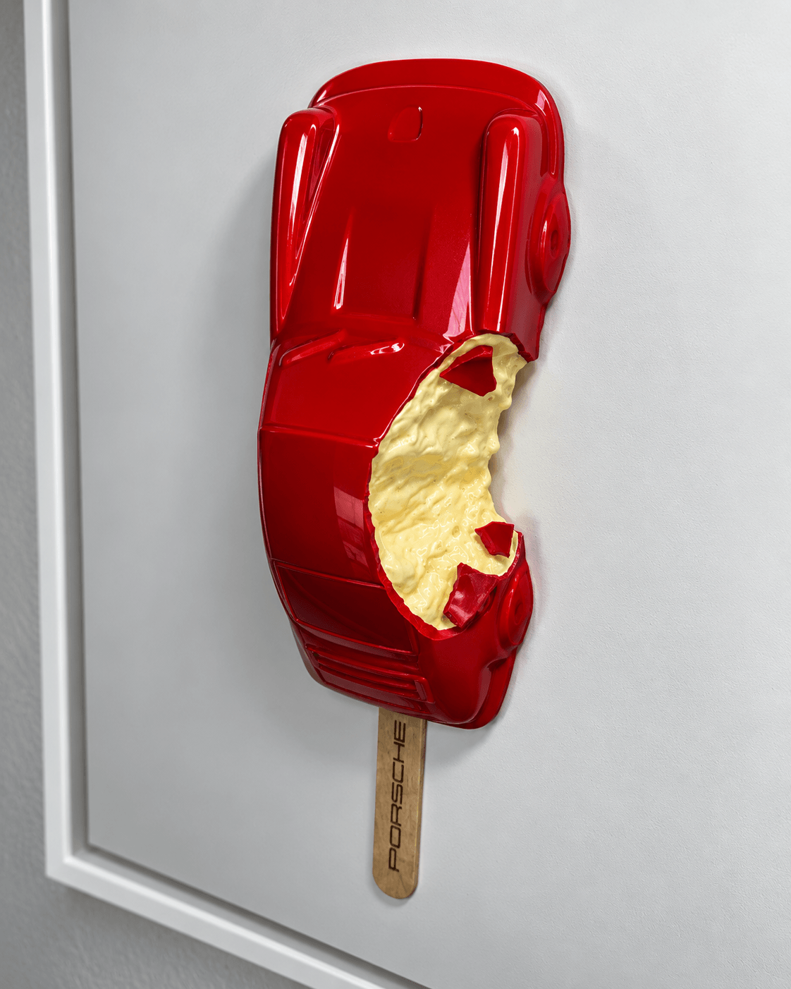 Glänzendes rotes Porsche-Eis am Stiel(1)(1).png