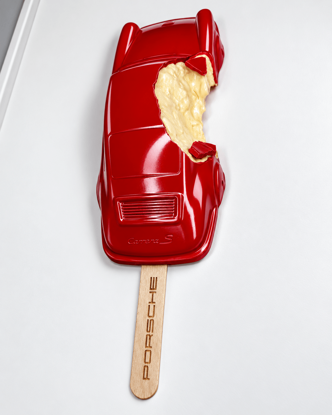 Glänzendes rotes Porsche-Eis am Stiel(2).png