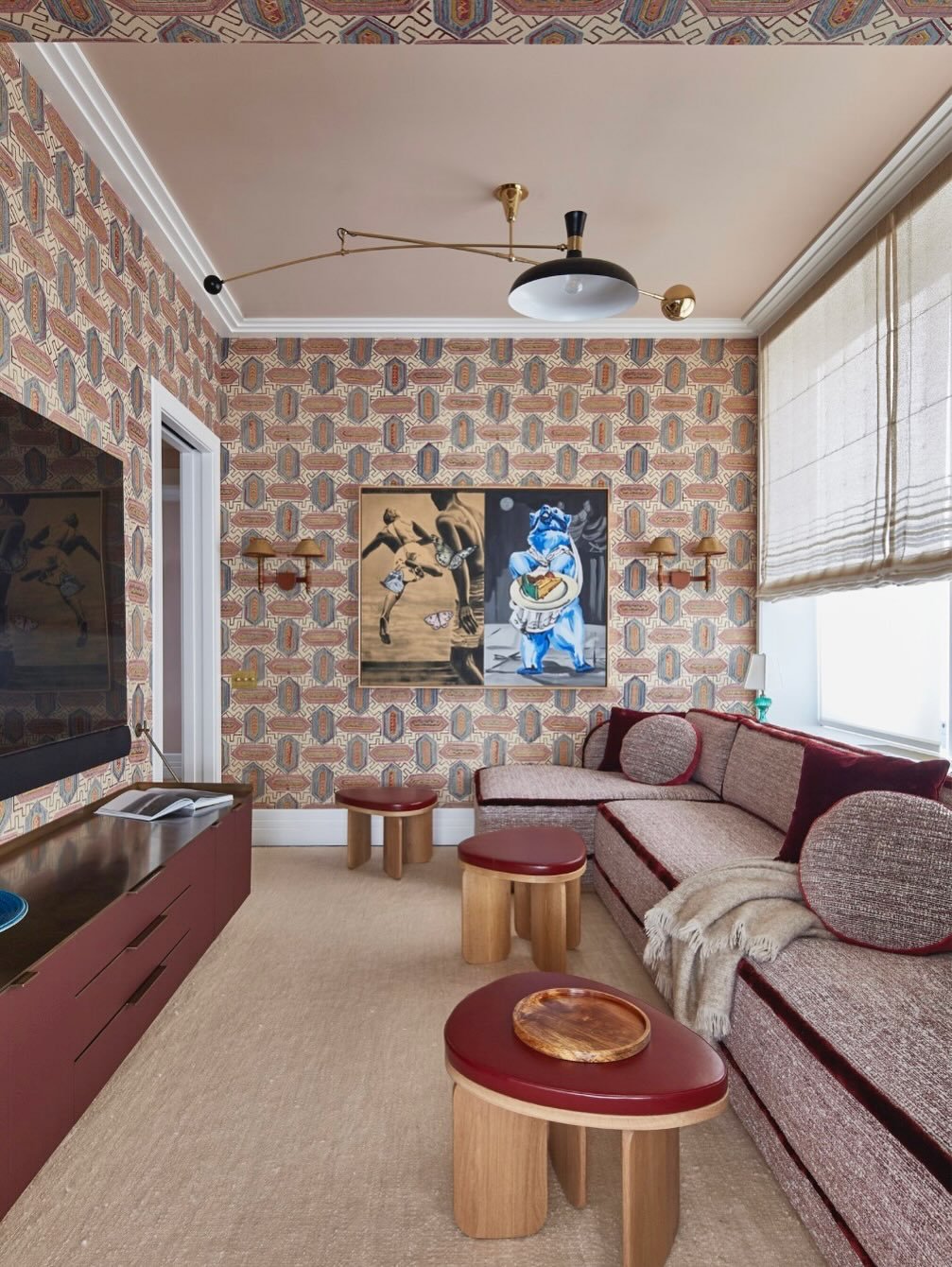 New blog just dropped: let&rsquo;s talk PILLOWS. 💥 Here&rsquo;s the design cheat code nobody tells you &mdash; it&rsquo;s not just about the fabric or pattern. The shape of a pillow can totally transform a room. 🛋️✨ From cozy squares to sleek lumba