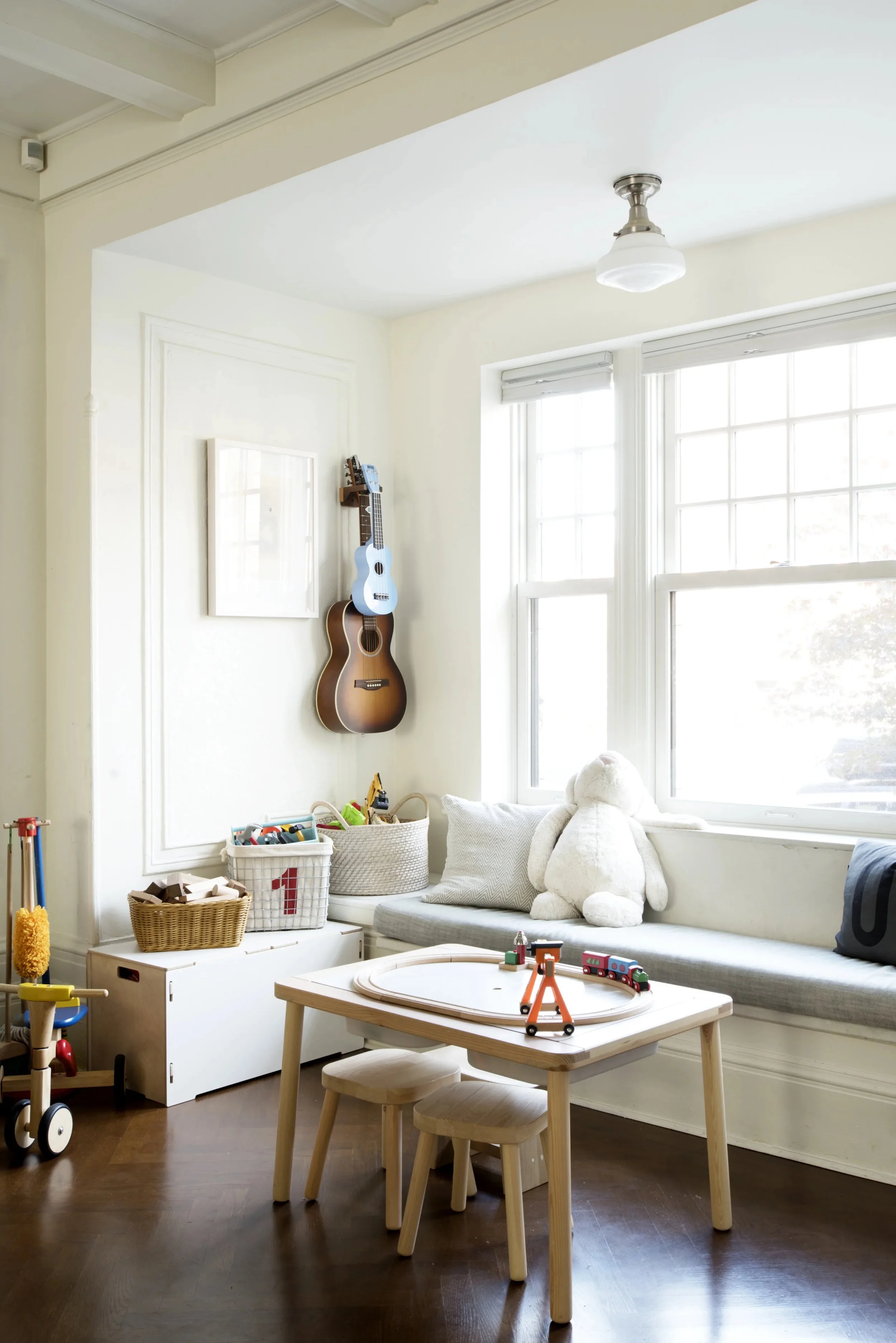 HOMES THAT STAY STYLISH, no matter how many crumbs or tantrums hit the floor!