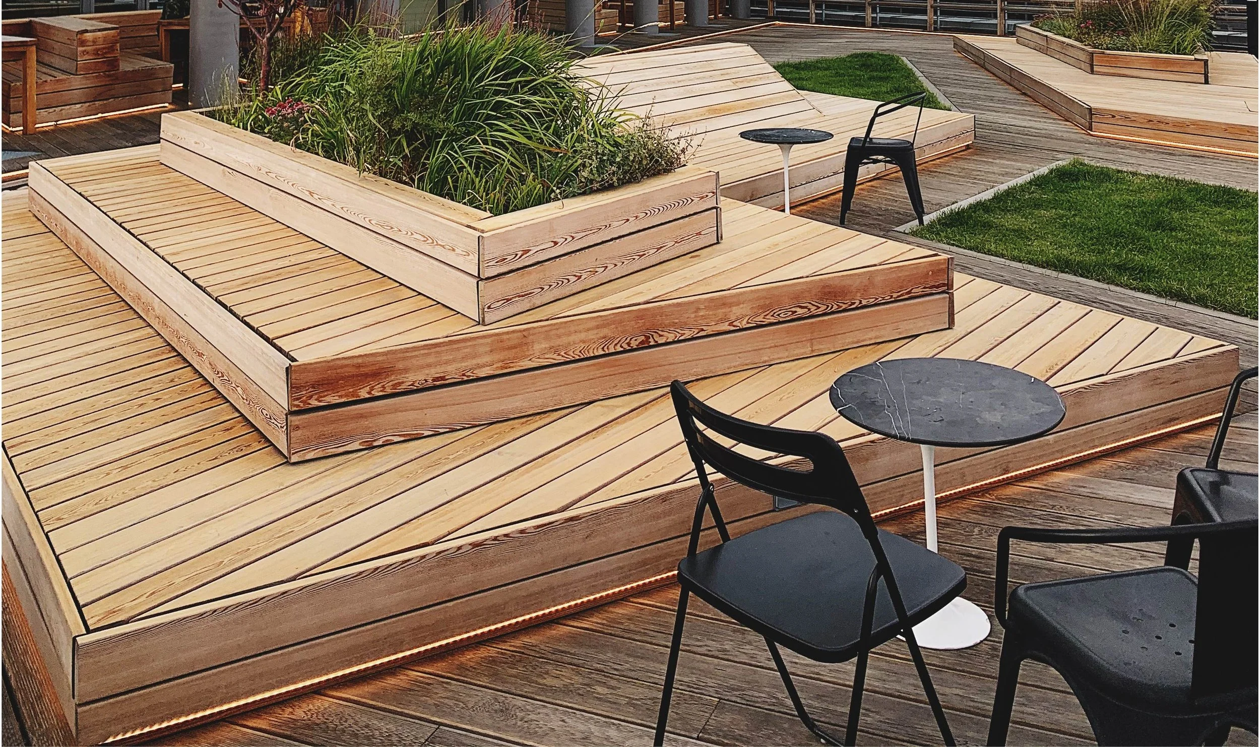 Built-In Seating Solutions for Your Deck or Patio