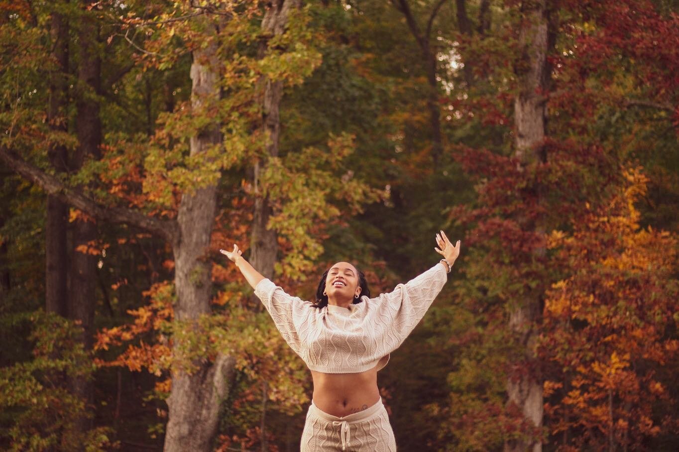 Our Friday Mood? BURSTING from the seems with Joy🌻 It&rsquo;s Friday, and the weather is finally feeling like fall; Book a shoot to embrace the changing seasons and capture your evolving beauty 🍂 #SunflxwArtistry #NudesInNatureSeries #fall #autumnv