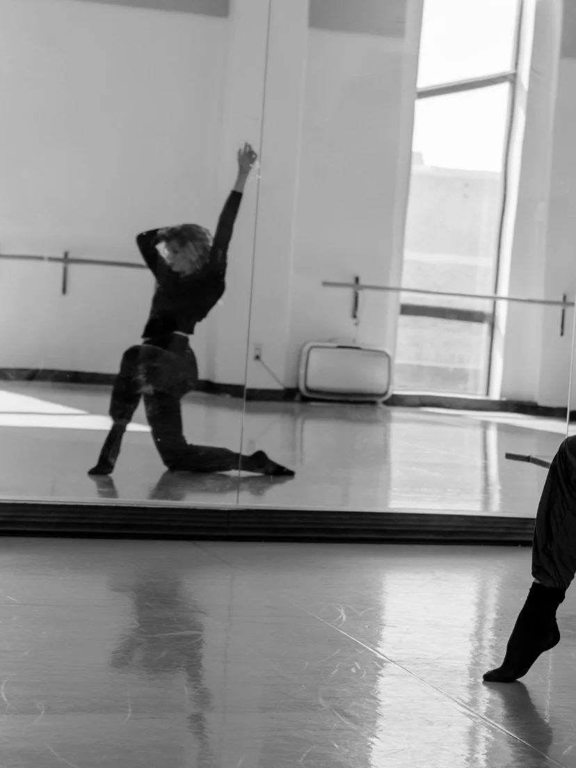 Throwback shoot with @mtsiodras 
I hope you all had an awesome and somewhat enjoyable holiday season❤️

#torontodancephotographer #dancephotographer #dancephotographystudio