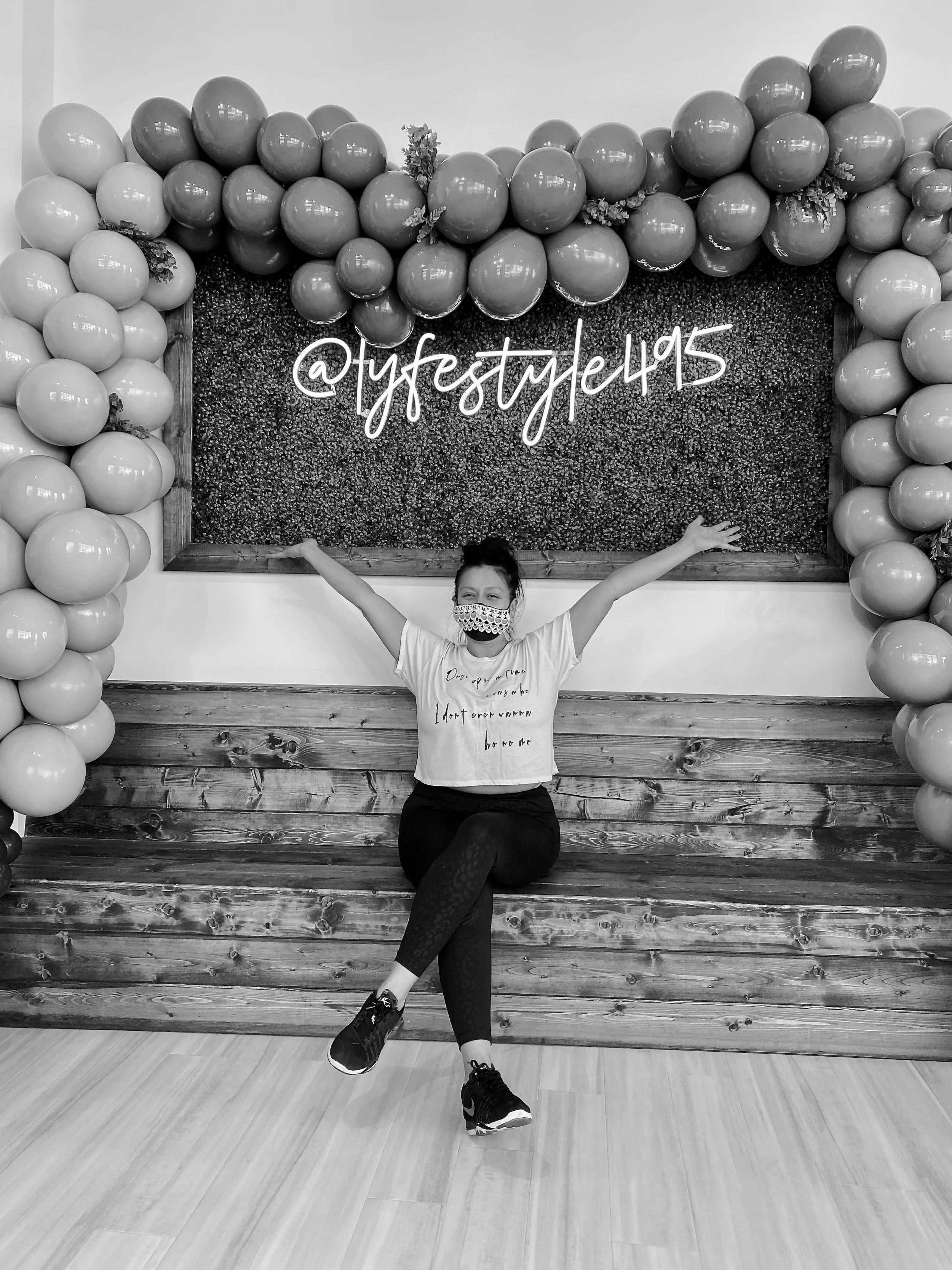 About Mrs Wright Party of 9 — MrsWrightPartyof9