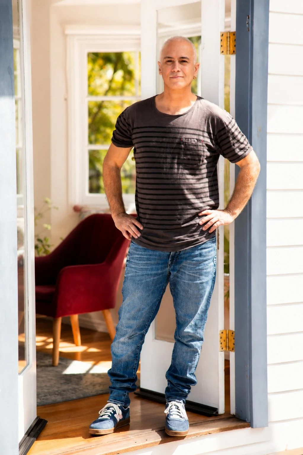Portrait of Uri Bookman outdoors, reflecting the curiosity and grounded perspective he brings to his counselling work.