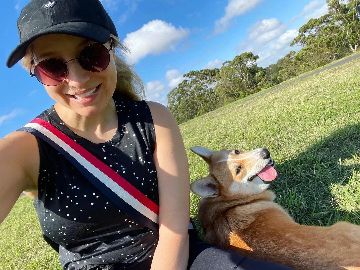 The best way to end an exciting, intense week. Long walks with Fitzy bring me so much joy 💕

#corgi #corgisofinstagram #corgisofig #corgilife #corgipuppy #corgination #dogsofinstagram #dogsofaustralia #dogslife