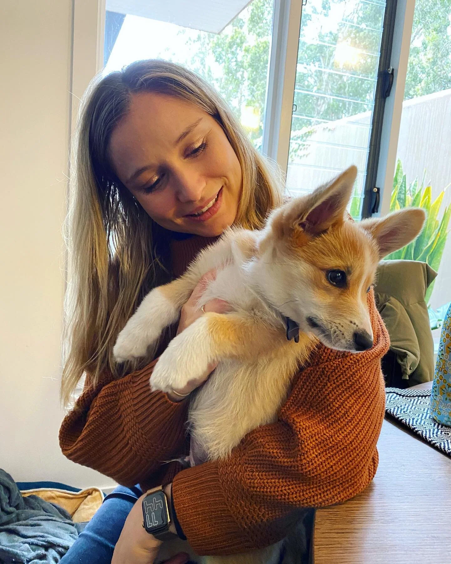 Moon of my life 💓
Thanks for the snap @babeonabudgetshopper 💕

#corgipuppy #corgisofinstagram #corgi #corgilife #corgilove