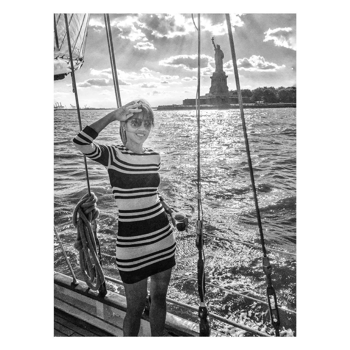 Happy 4th, America! 🗽

#NewYork #LadyLiberty #4thofJuly #summerinthecity #NYC #HudsonRiver