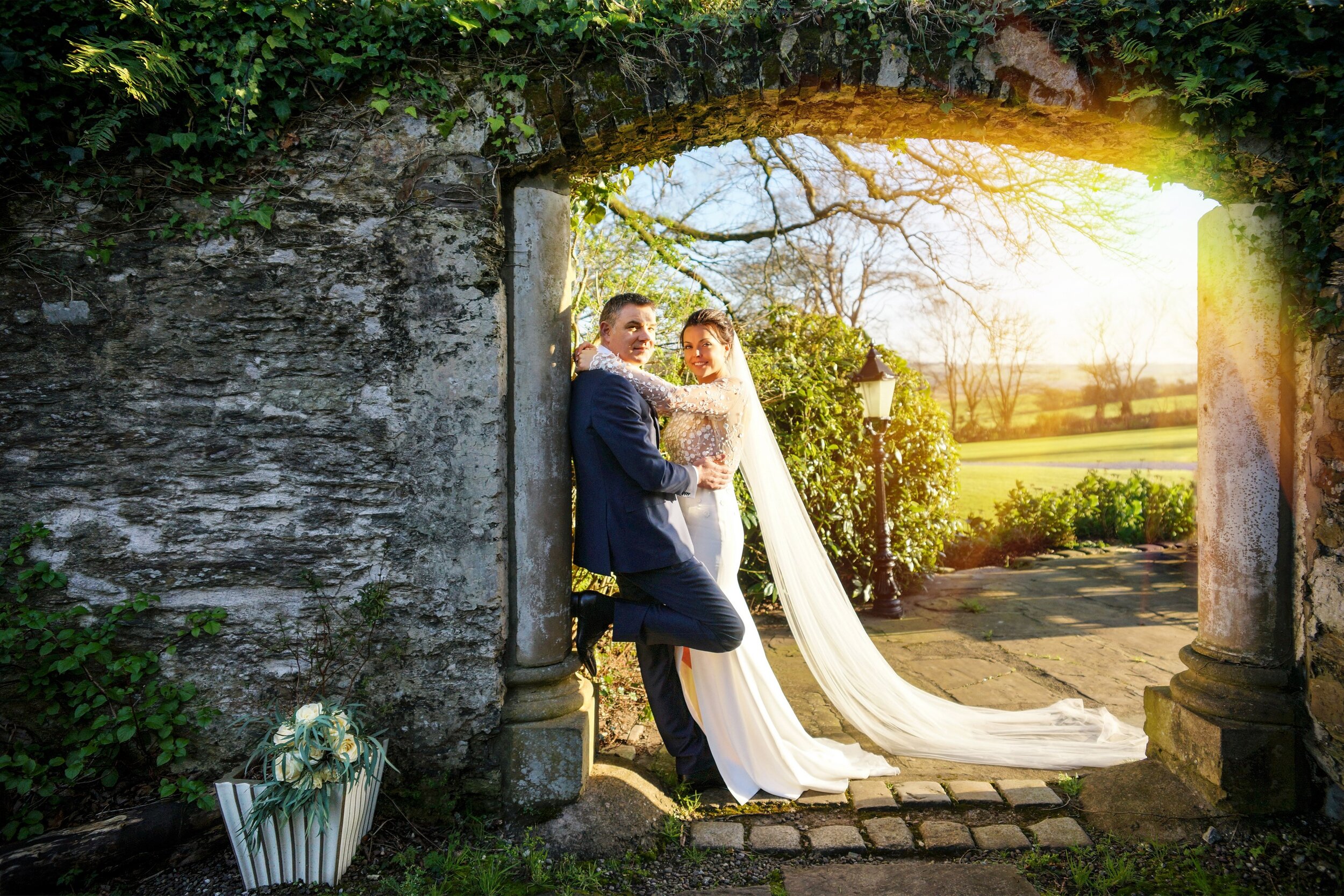 WEDDING PHOTOGRAPHY KINSALE BALLINACURRA HOUSE BRIDE GROOM KINSALE 2.jpg