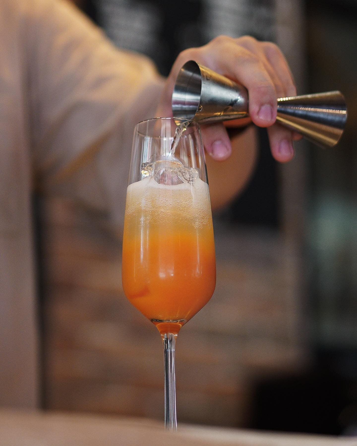 Moms deserve the very best, which is why we're excited to announce our second Mother's Day special. Introducing the Mimosa - a delicious mix of pineapple, carrot, orange juice, and Prosecco. Super refreshing 🍹

We have crafted this cocktail with lov