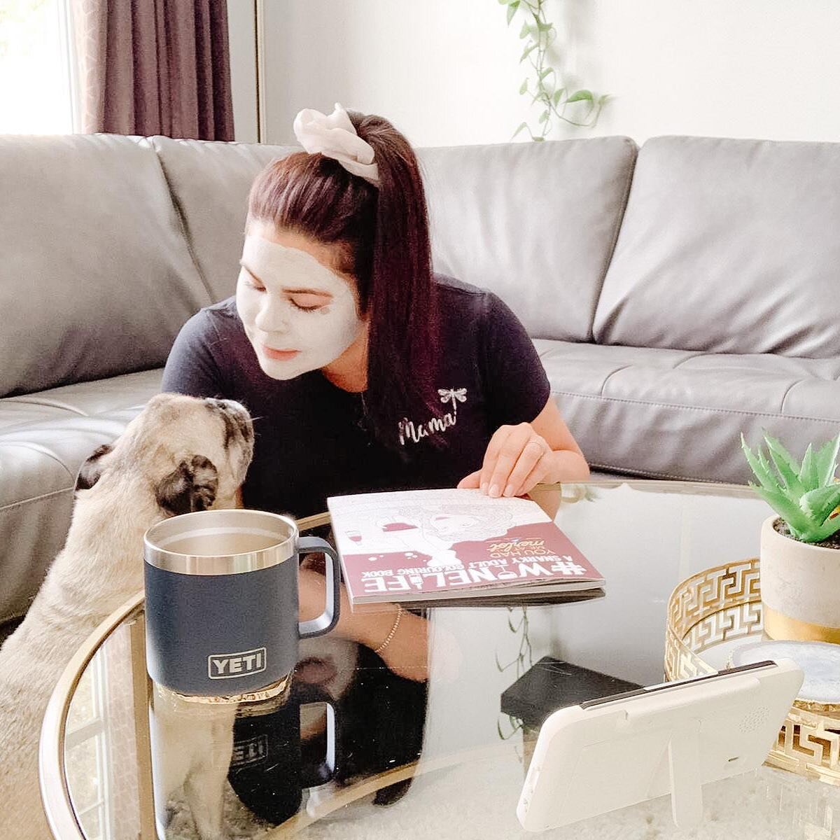 This beautiful Mama, with her @threeshipsbeauty Detox Green Tea Clay mask on, her Mombitious shirt, and her trusty Scrunchie by @skrunch.d
Her baby boy Noah is asleep, so she&rsquo;s enjoying a nice chat with Frank the pug! Can you guess what&rsquo;s