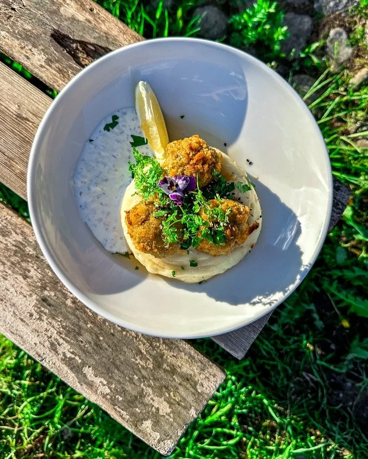 SUOMENLINNA / @cafebarvalimo 

Viime kes&auml;n&auml; sain viett&auml;&auml; kokonaisen p&auml;iv&auml;n Valimolla &ndash; aamun ensimm&auml;isest&auml; kahvituokiosta ilta-aurinkoon saakka. 📸 Ravintolan omistajat halusivat somemateriaalia, joka n&a