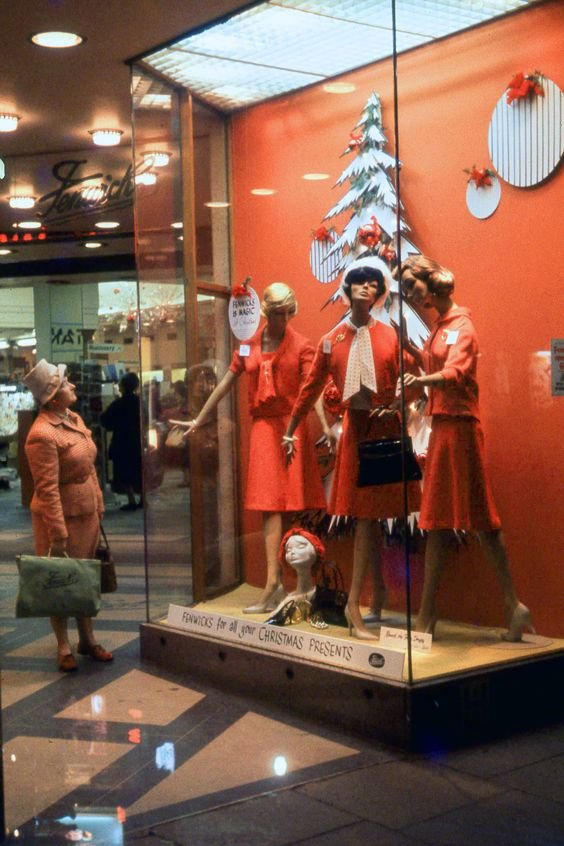 1960 circa, è Natale e il rosso è d'obbligo