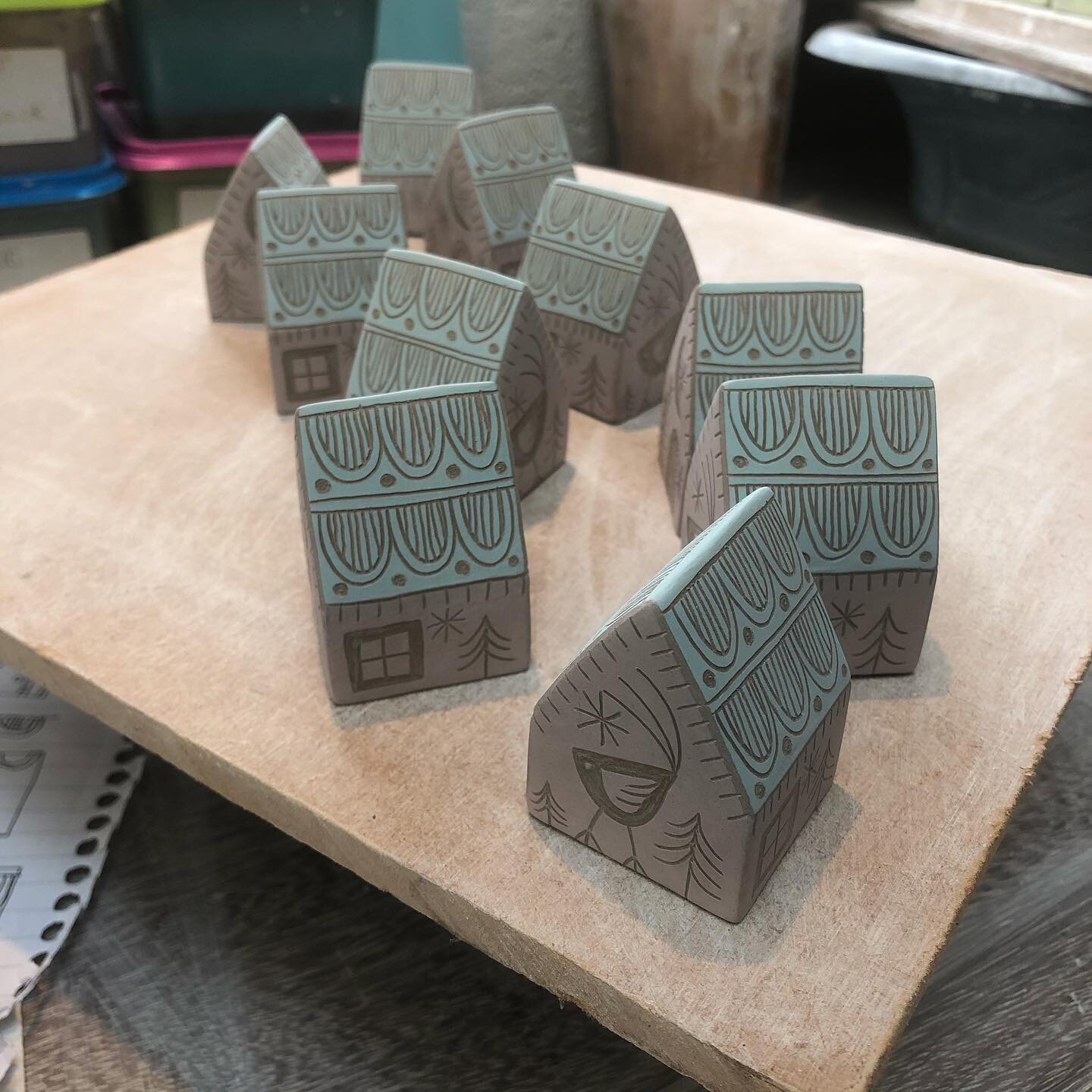More houses today . Clay is at my favourite leatherhard stage when scraffitto design just flows and really satisfying !