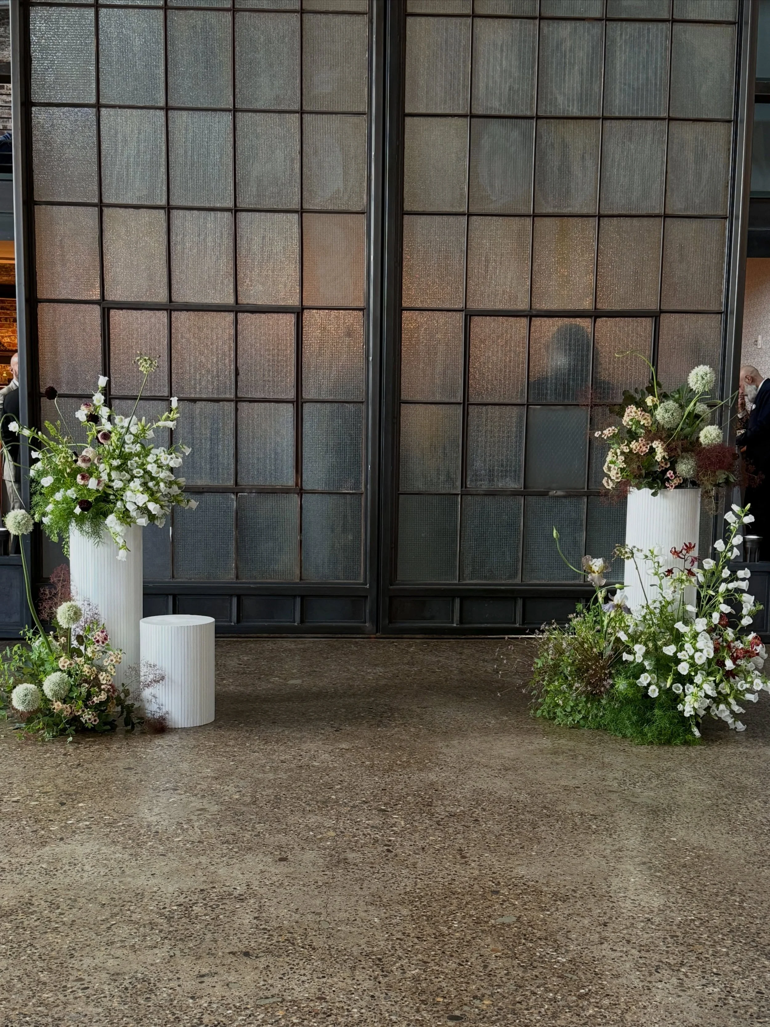 Highly textured, yet somewhat refined. 
Modern, but yet not sculptural.

Thoroughly enjoyed this ceremony for M &amp; D in front of those iconic @lilahevents glass paneled doors that later transitioned to nestle at the base of an allium focused head 