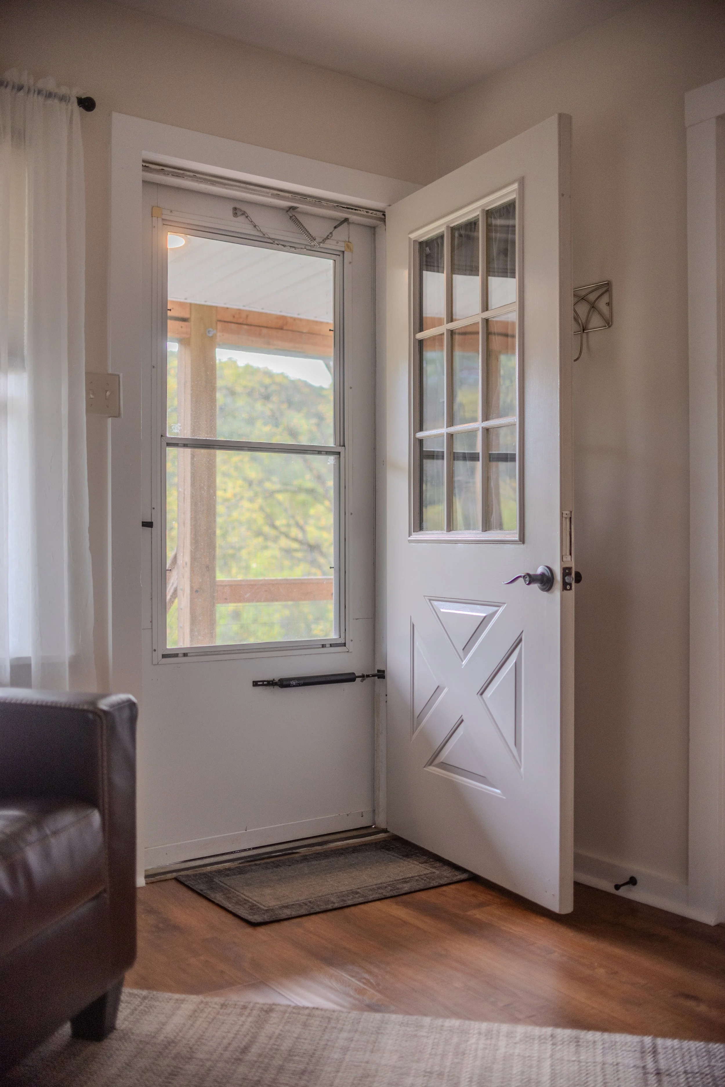 Interior of the private cottage used for EMDR Intensives with Cornelia Scott.