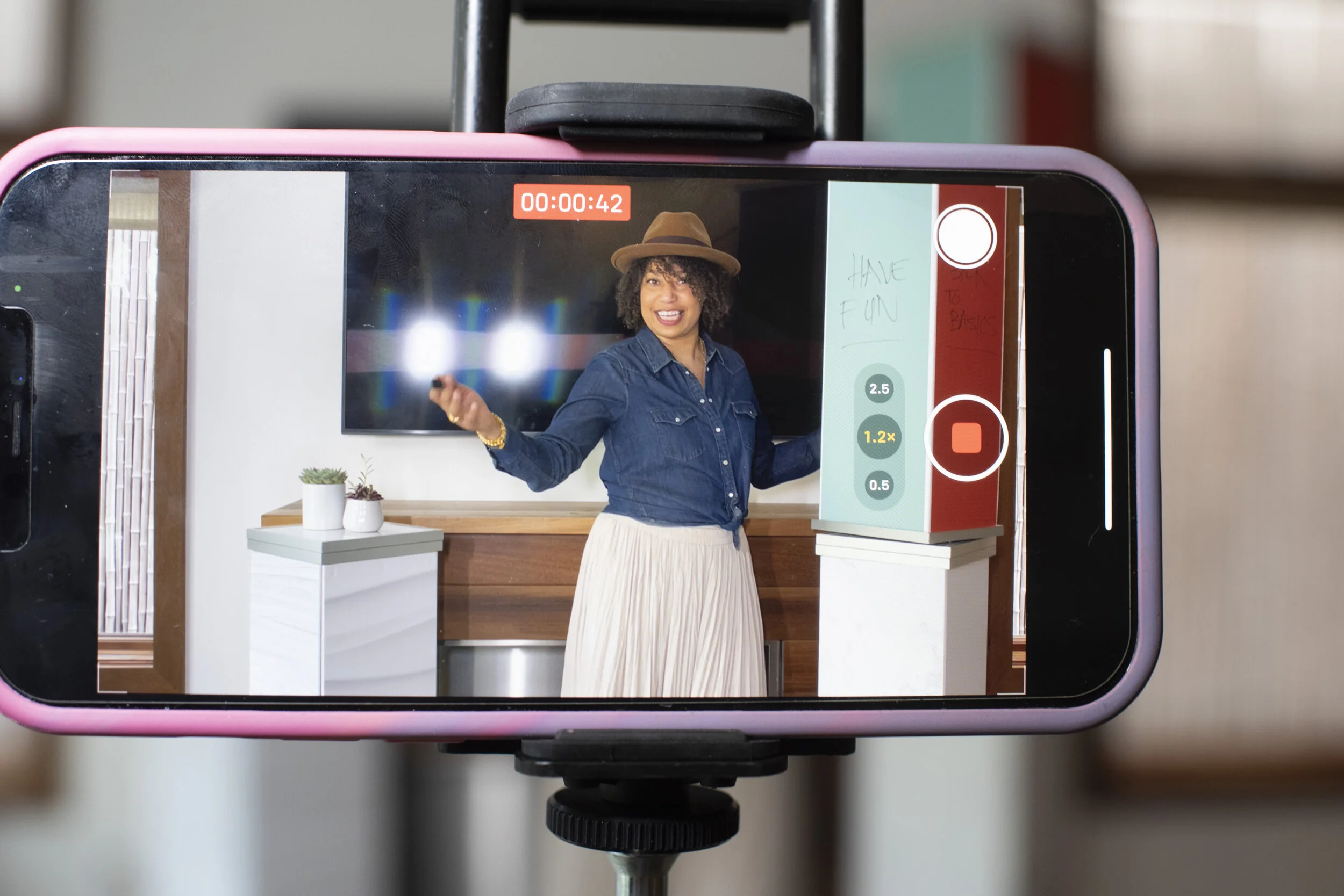 Influncer Writing On Her Dry Erase Müd Modular Columns