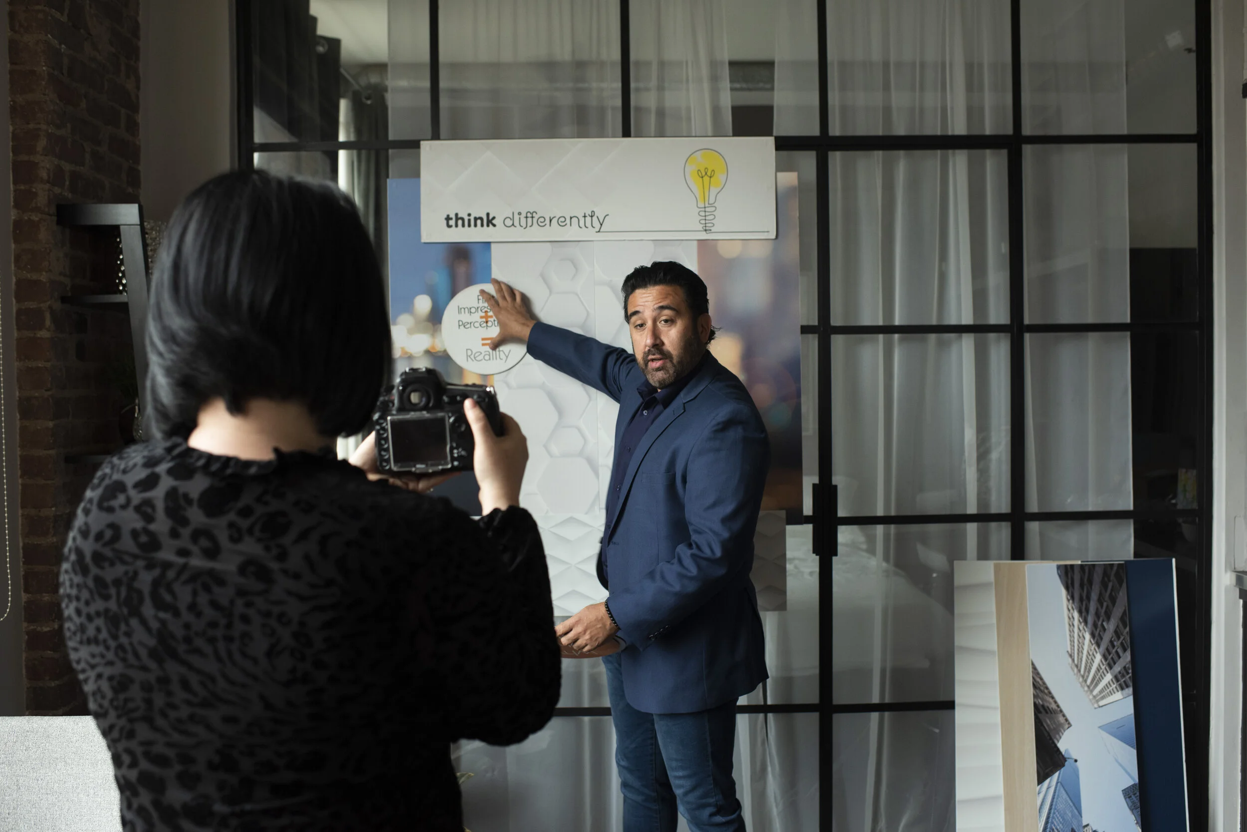 Müd Modular Stand Out Anywhere being used in a hotel room