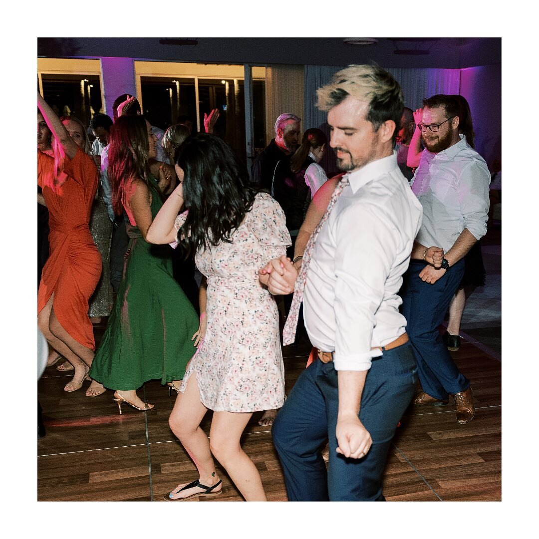 Best way to get rid of the &ldquo;Sunday Scaries&rdquo; before heading back to work on Monday? 🧟&zwj;♂️

Dance the night away celebrating your best friends at their awesome Sunday wedding!🕺🏼🤷🏼&zwj;♂️🙌🏻

Wishing Stacey and Ryan all the best! Yo