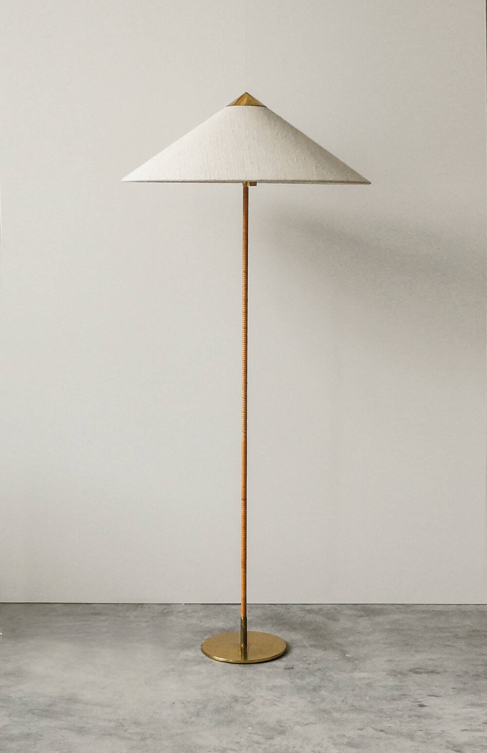 Glæd dig Syd Nødvendig Paavo Tynell Floor Lamp for Taito Oy Model 9602 circa 1940s — The Exchange  Int