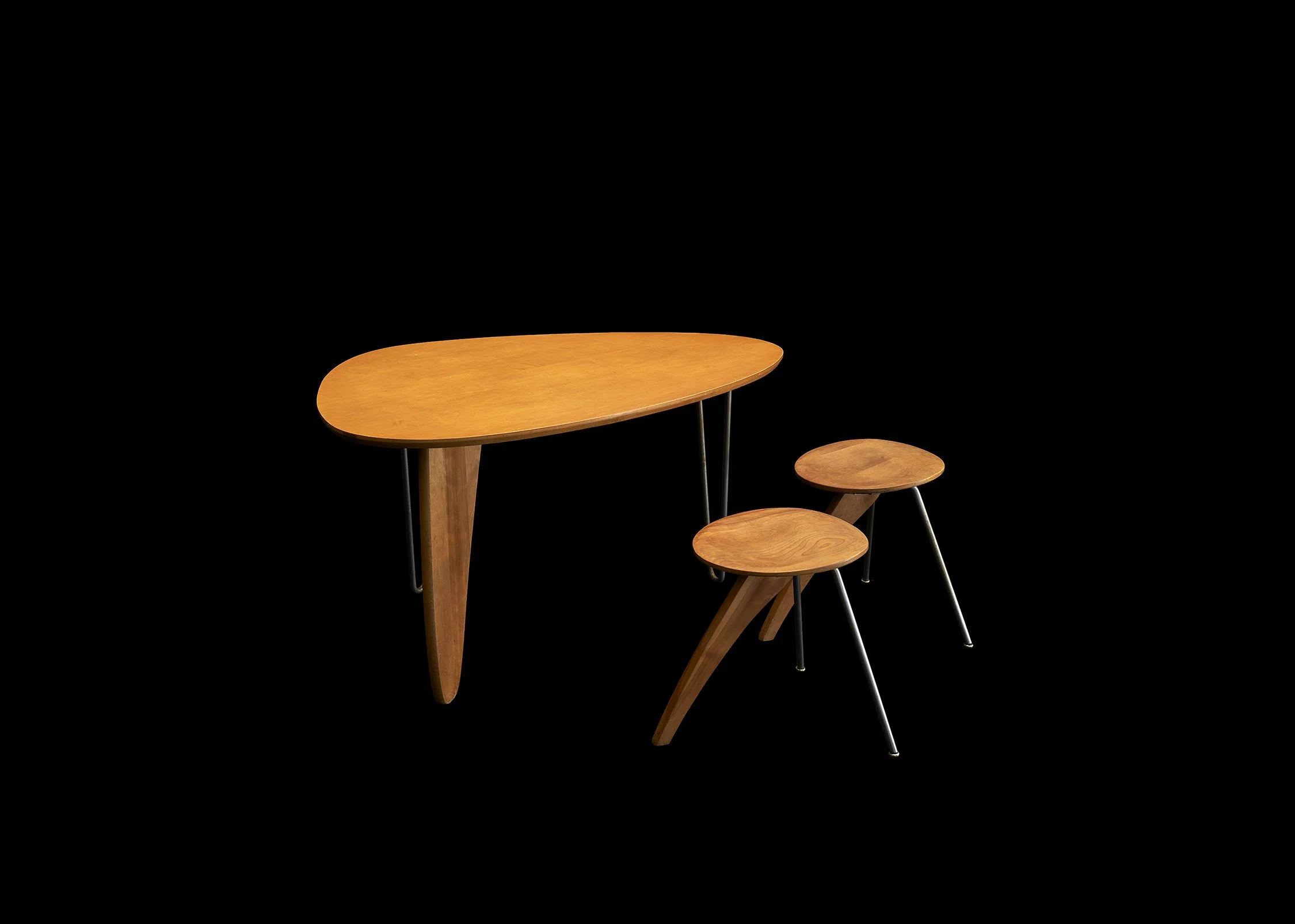 Isamu Noguchi Rudder Stools model no IN-22 and Table model no IN-20 The Exchange Int