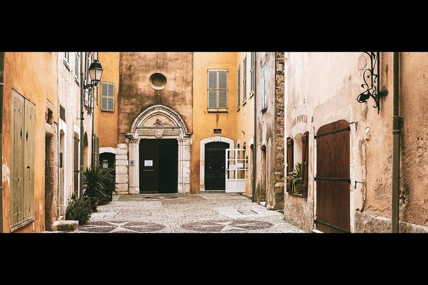 Take me to Church
&bull; 
Shot on iPhone 12 Pro with @moment #momentanamorphic
&bull; 
&bull; 
#wonderfulplaces #blueskydays #summertimevibes #cotedazur #wanderluster #exploretocreate #explorefrance #choosesunshine #beautifulplaces #shadowhunter