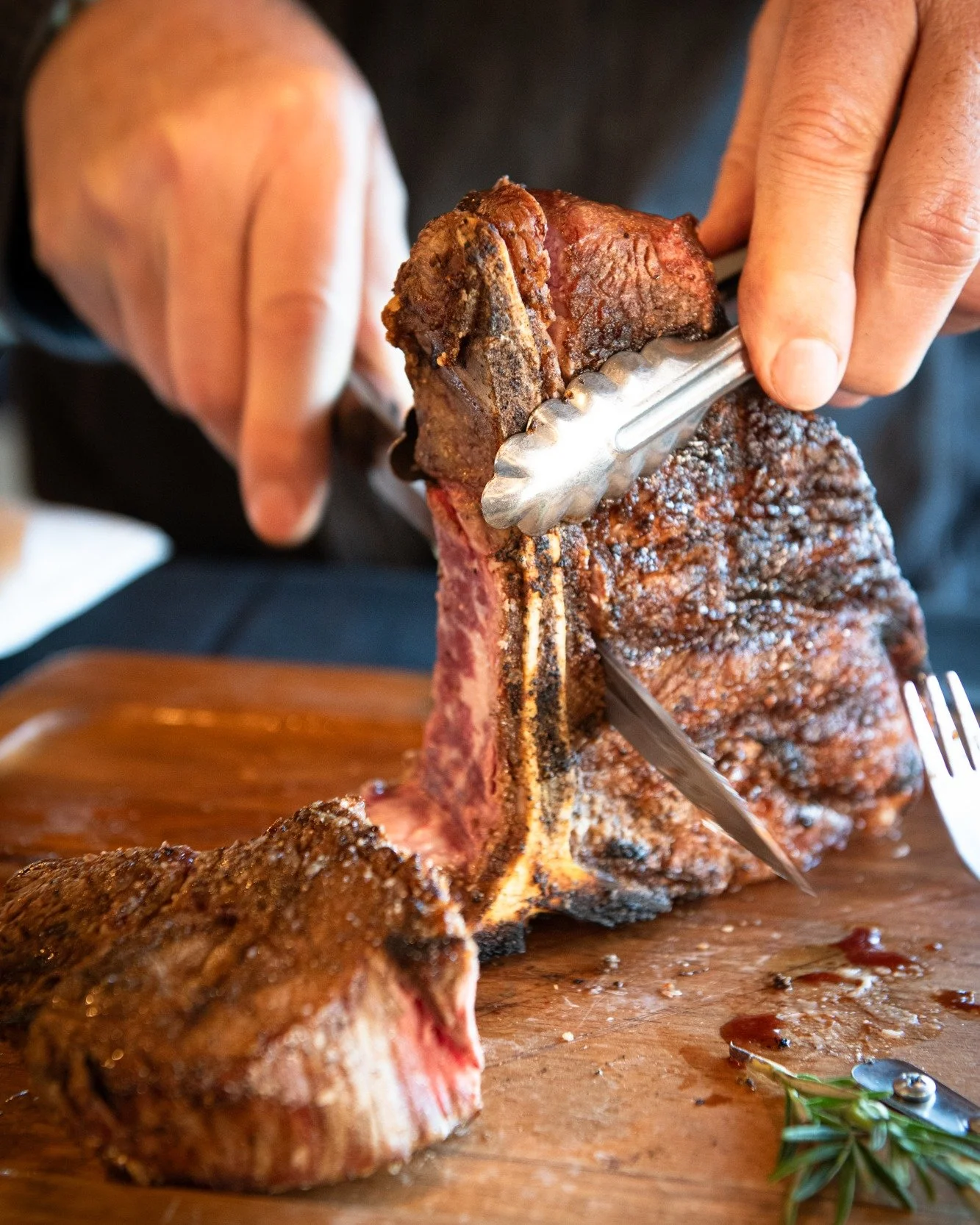 Steak. Seafood. Pasta. Choose one or have a little of everything! 

#luccaoakbrook #steak #seafood #pasta #italiandining