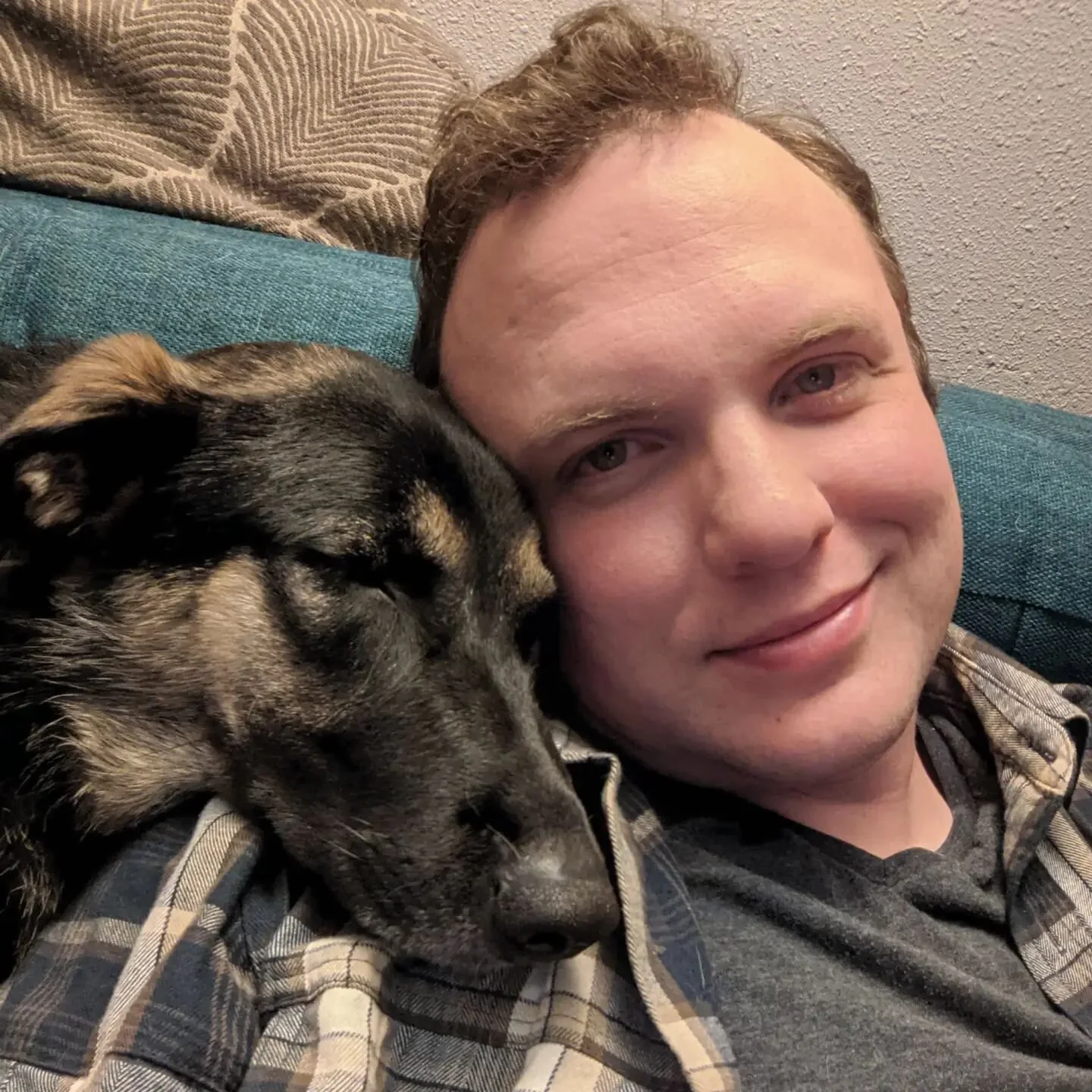 Sometimes you just need a good cuddle after a long day. And no, that isn't Remy! That's Rosie, an Aussie Shepherd/GSD who is staying with us and is one of our absolute favorite boards.
.
.
.
.
.
.
.
.
.
.
.
#dog #cuddle #dogsofinstagram #adventureboa