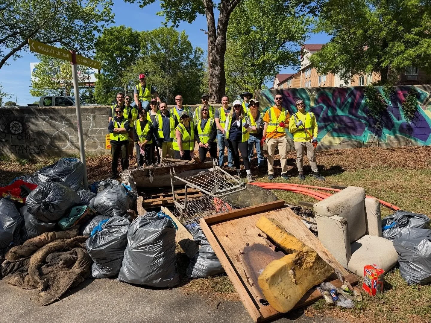 Huge props to the Parker Lord team for making a real difference today! This is their 4th time teaming up with us and they've made the biggest impact of any corporate volunteer group yet!

Check out the amazing cleanup they did on the Walnut Creek tra
