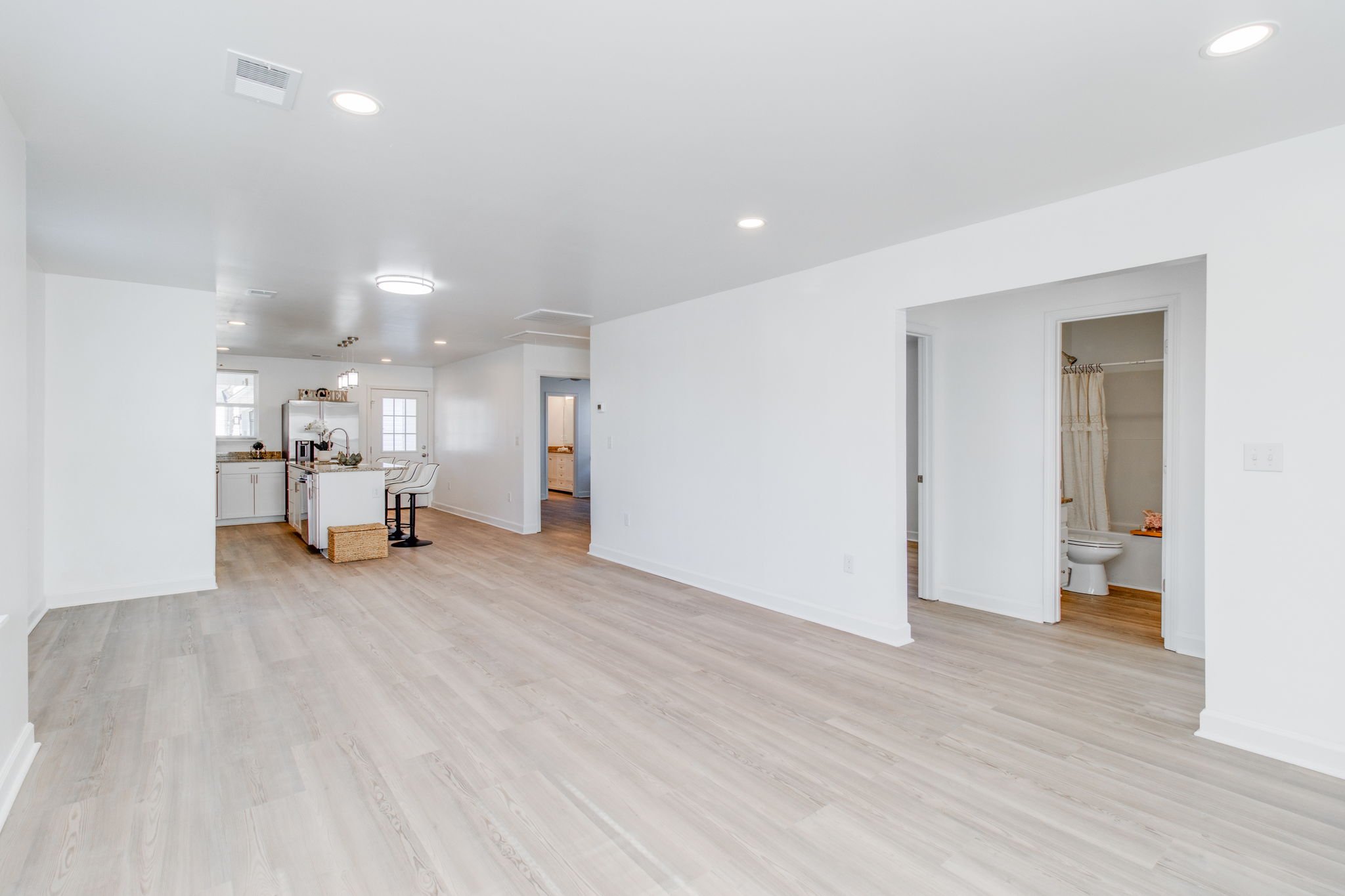 8-web-or-mls-2025 11 24 - 533 Dingle St - Sumter-7.jpg