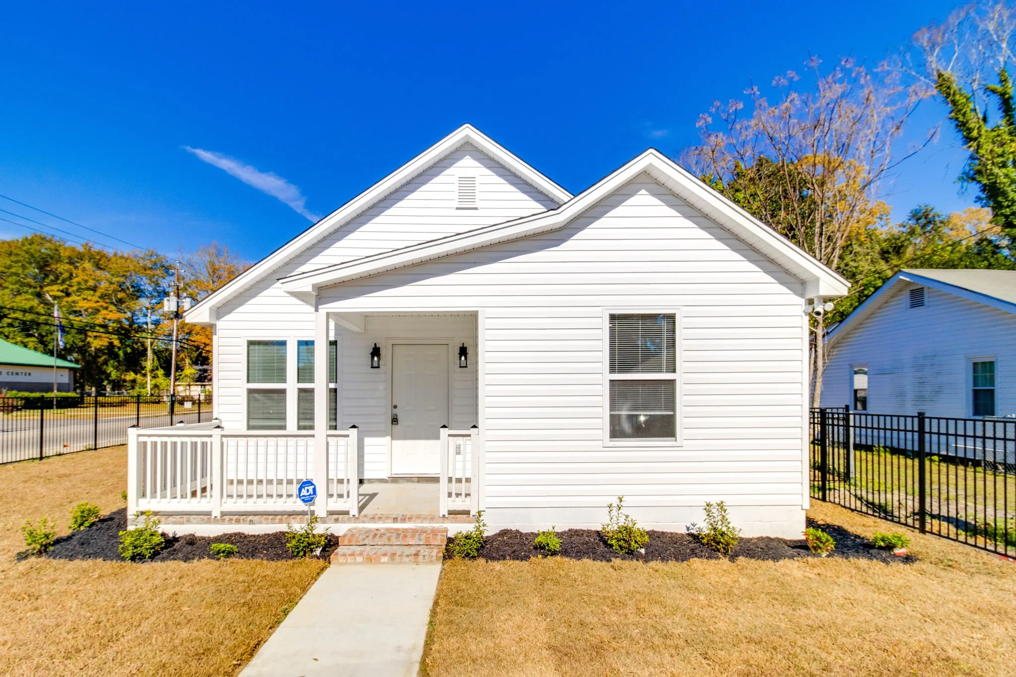 1-web-or-mls-2025 11 24 - 533 Dingle St - Sumter-1.jpg