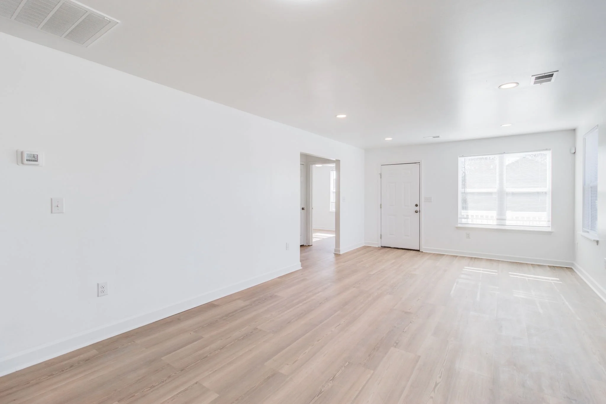 9-web-or-mls-2025 11 24 - 533 Dingle St - Sumter-8.jpg