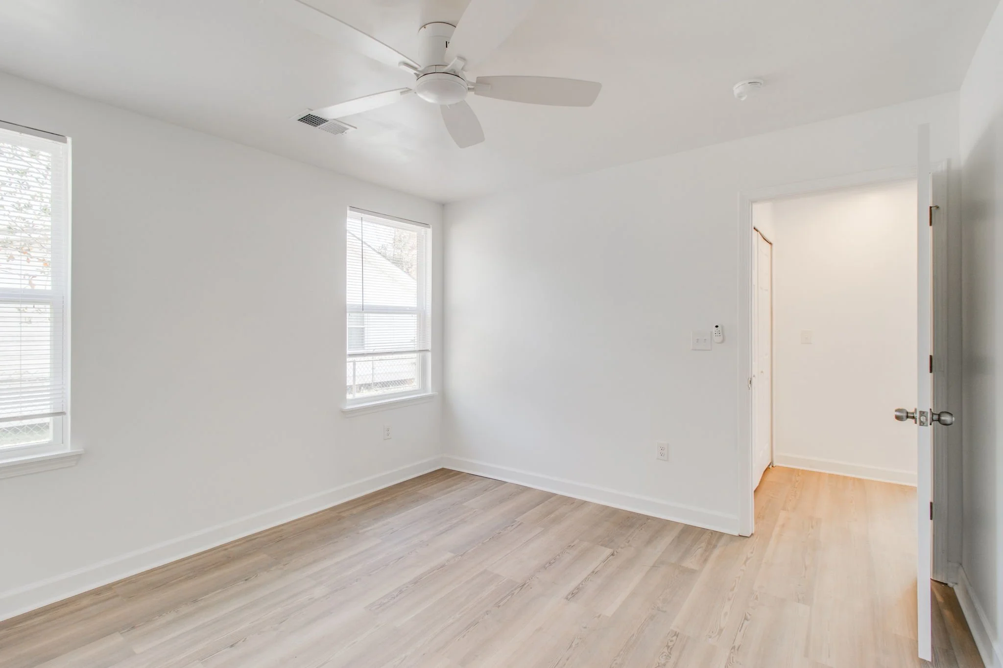 18-web-or-mls-2025 11 24 - 533 Dingle St - Sumter-15.jpg