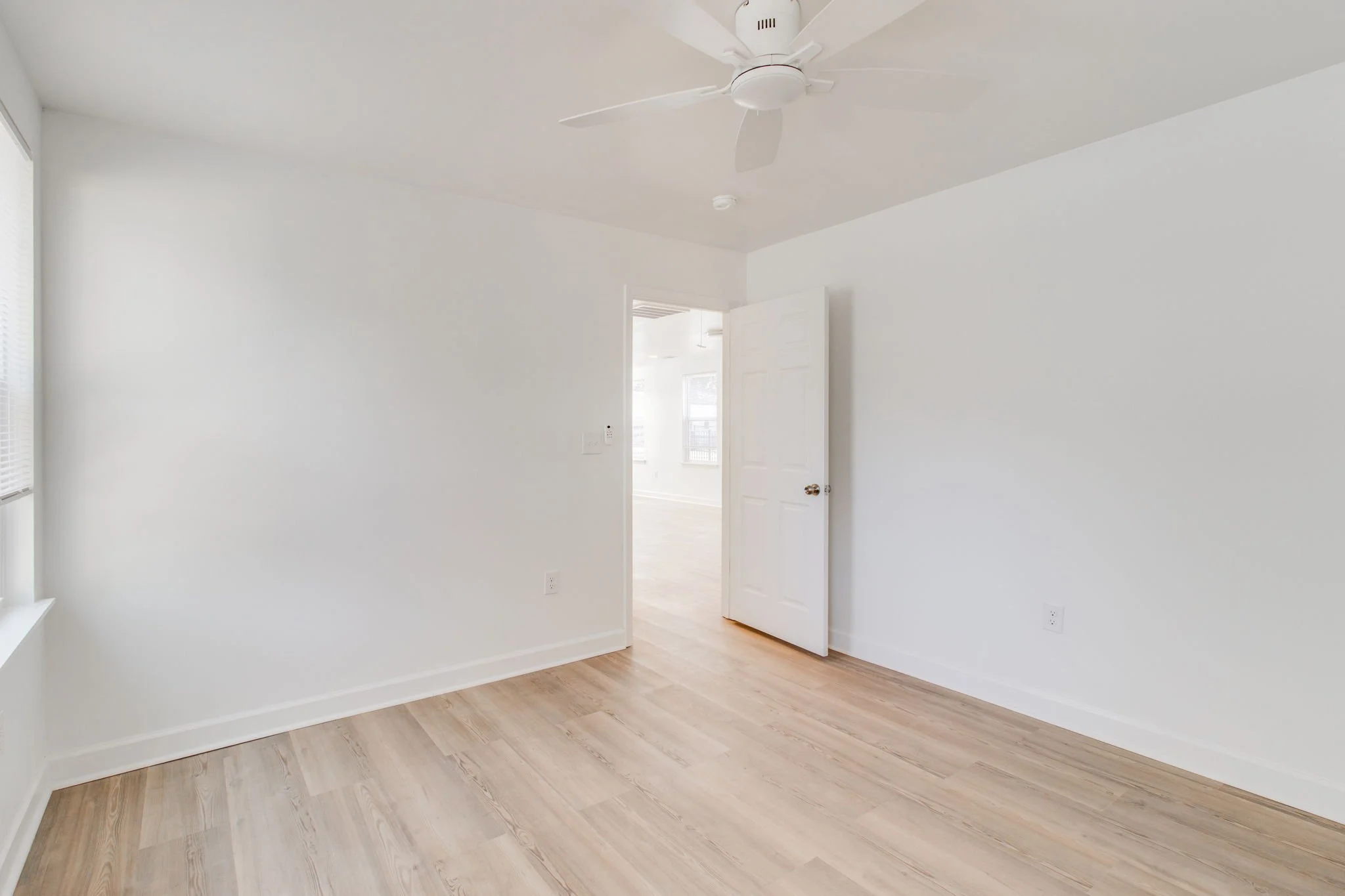 19-web-or-mls-2025 11 24 - 533 Dingle St - Sumter-16.jpg