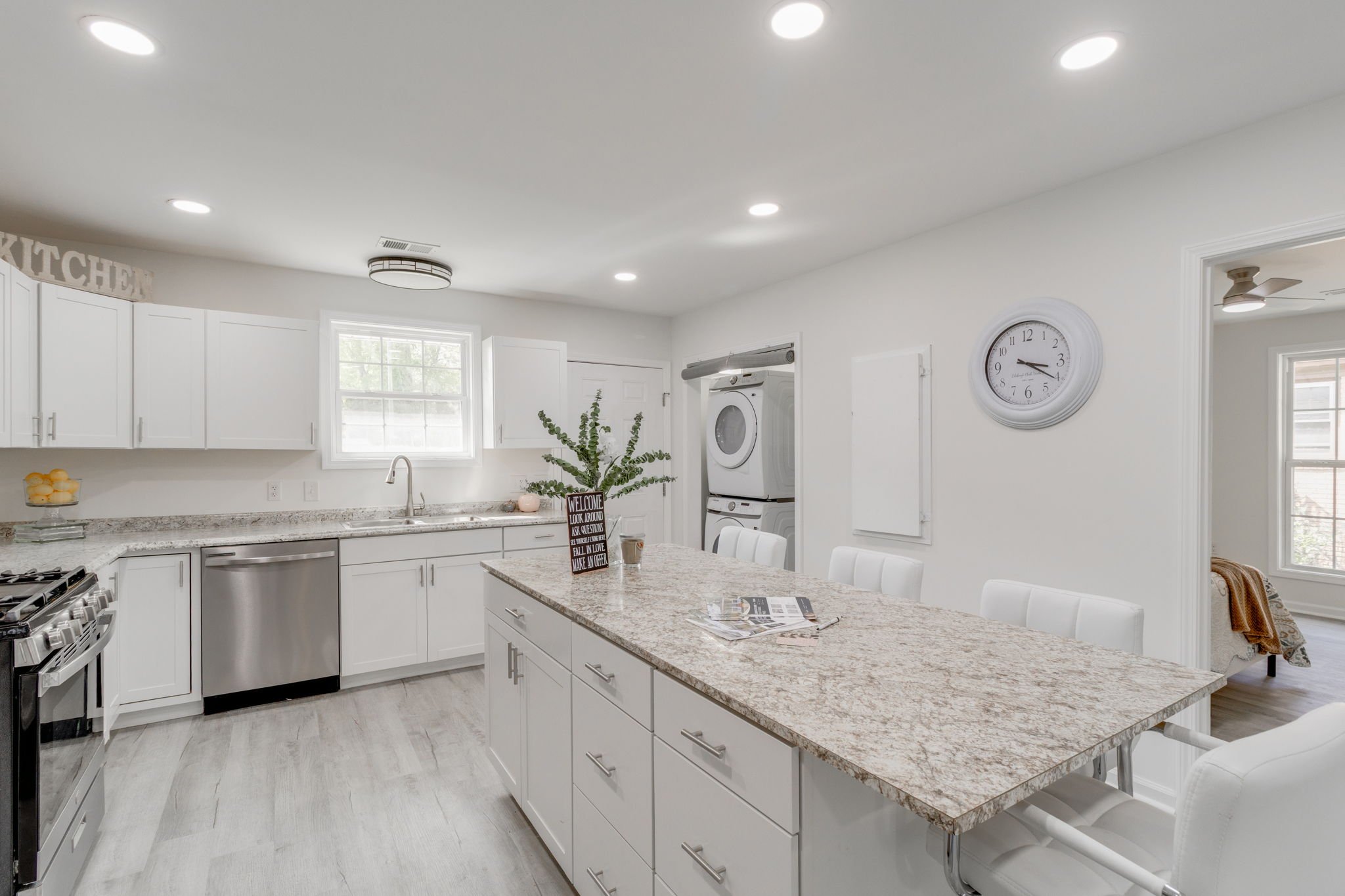 10-web-or-mls-2025 04 04 - 110 Council St-Sumter-10.jpg