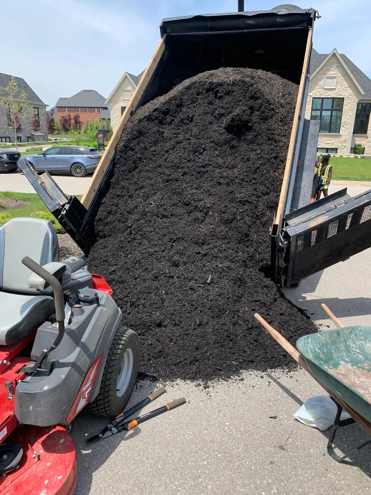 Bulk delivery of black mulch to a residential home in Puslinch Ontario