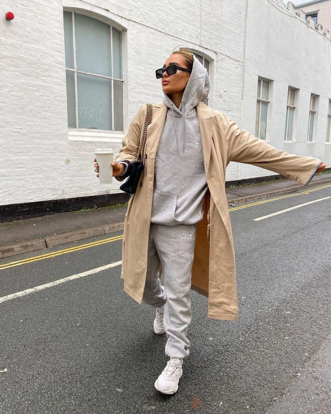 How to Wear a Trench Coat Casually— 10 Must-Try Outfits — ZEITGEIST