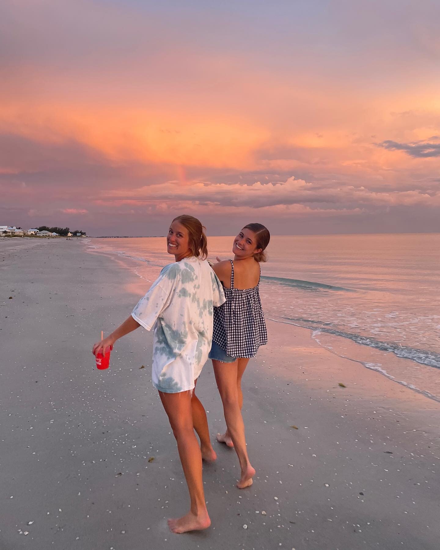 Our faces when we realize we get to do this every night for the next week 🥰 

#nofilter #happygals #travelphotographers #travelbloggers #travel #beach #summer #florida