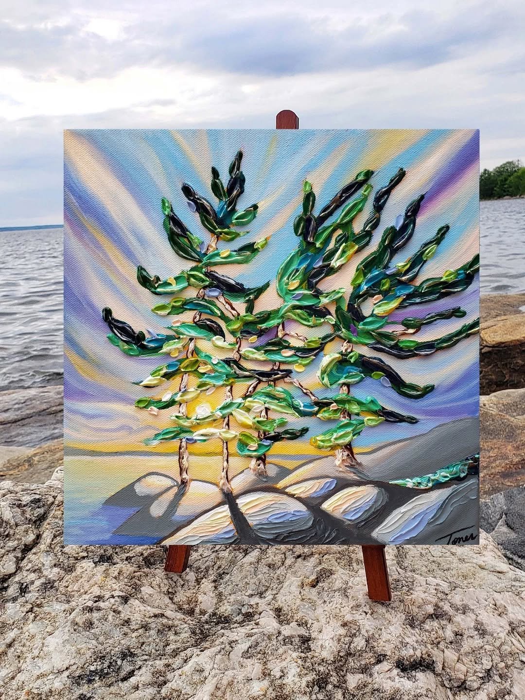 🌅✨ Excited to share 'Inner Glow' for the Trees @squarefootshow

In this piece, the warm light of the setting sun spills across the trees, illuminating them from within. The glow is a quiet reminder that strength, beauty, and hope often come from ins