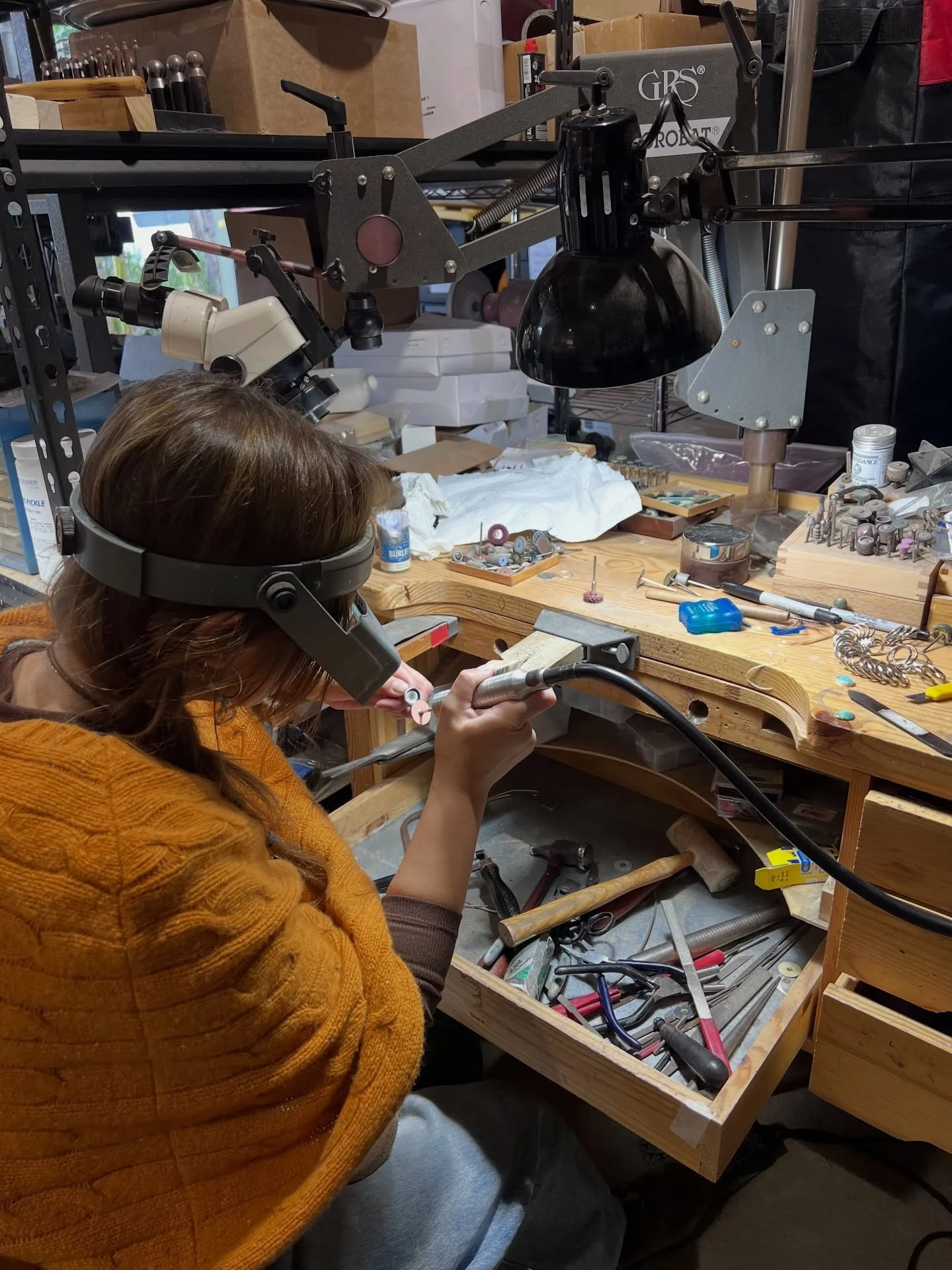 Had my first jewelry class a few weeks ago, only got to snap a photo but the class entailed learning how to solder, making a bezel, learning how to cut and polish a stone, and making a finished ring 💍.
If something like this interests you please let