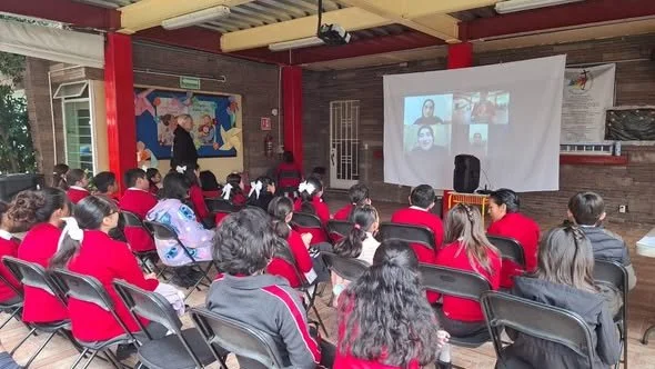 Putting the Hands up Project's work into the school curriculum in Mexico