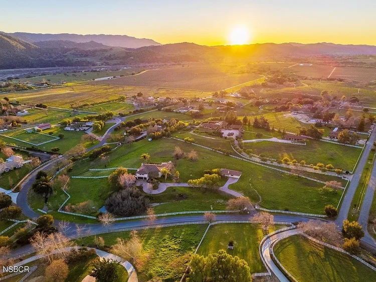 345 Meadowlark, Santa Ynez